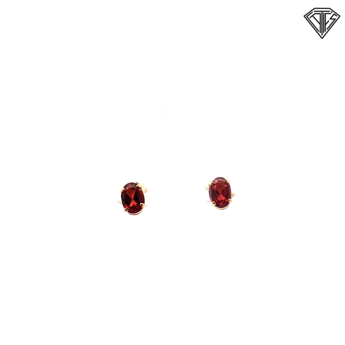 14k Yellow Gold .50ct Oval Mozambique Garnet Stud Earrings 6 x 4