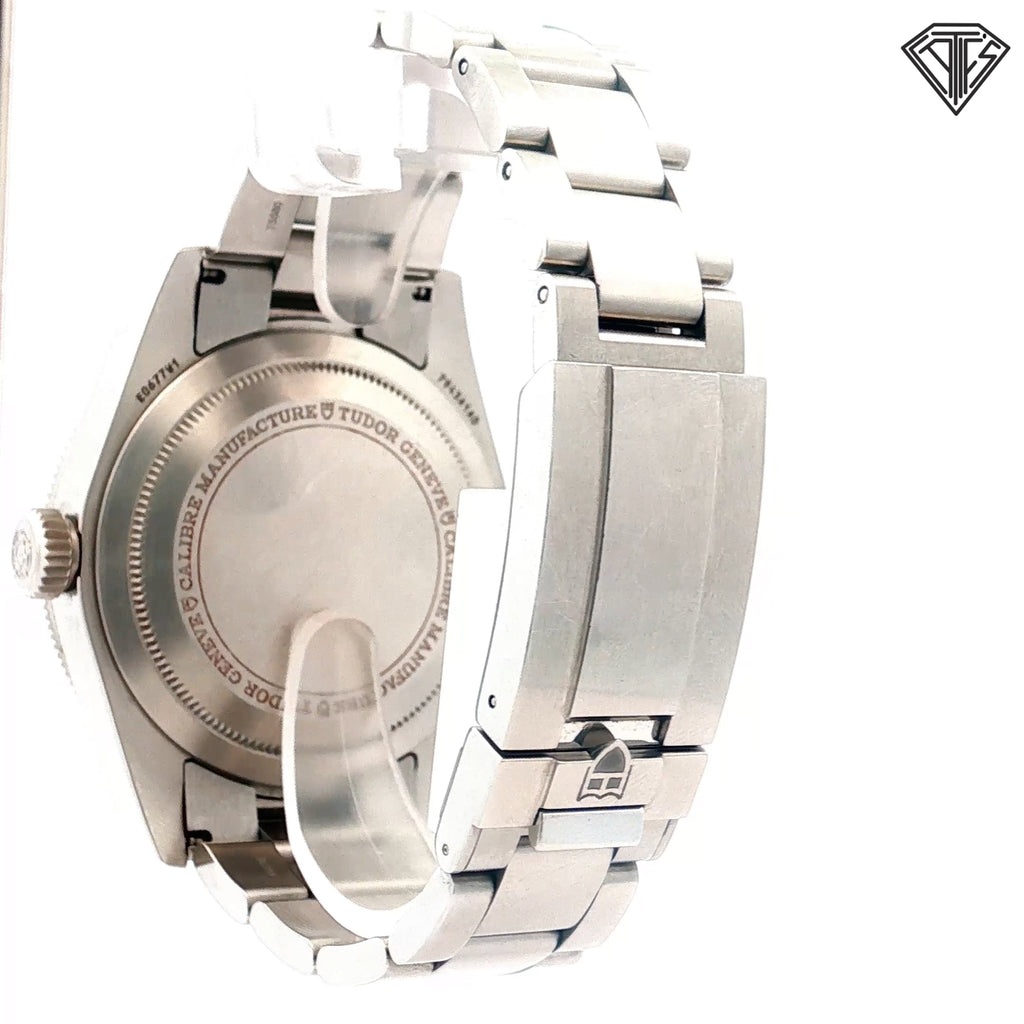 Pre-Loved Tudor Black Bay 68/ 41mm/ Automatic Movement/  Stainless Steel/ Sapphire Crystal / Blue Dial/ Ref#7943A1A0NU/ Year 2026/ Box and Papers