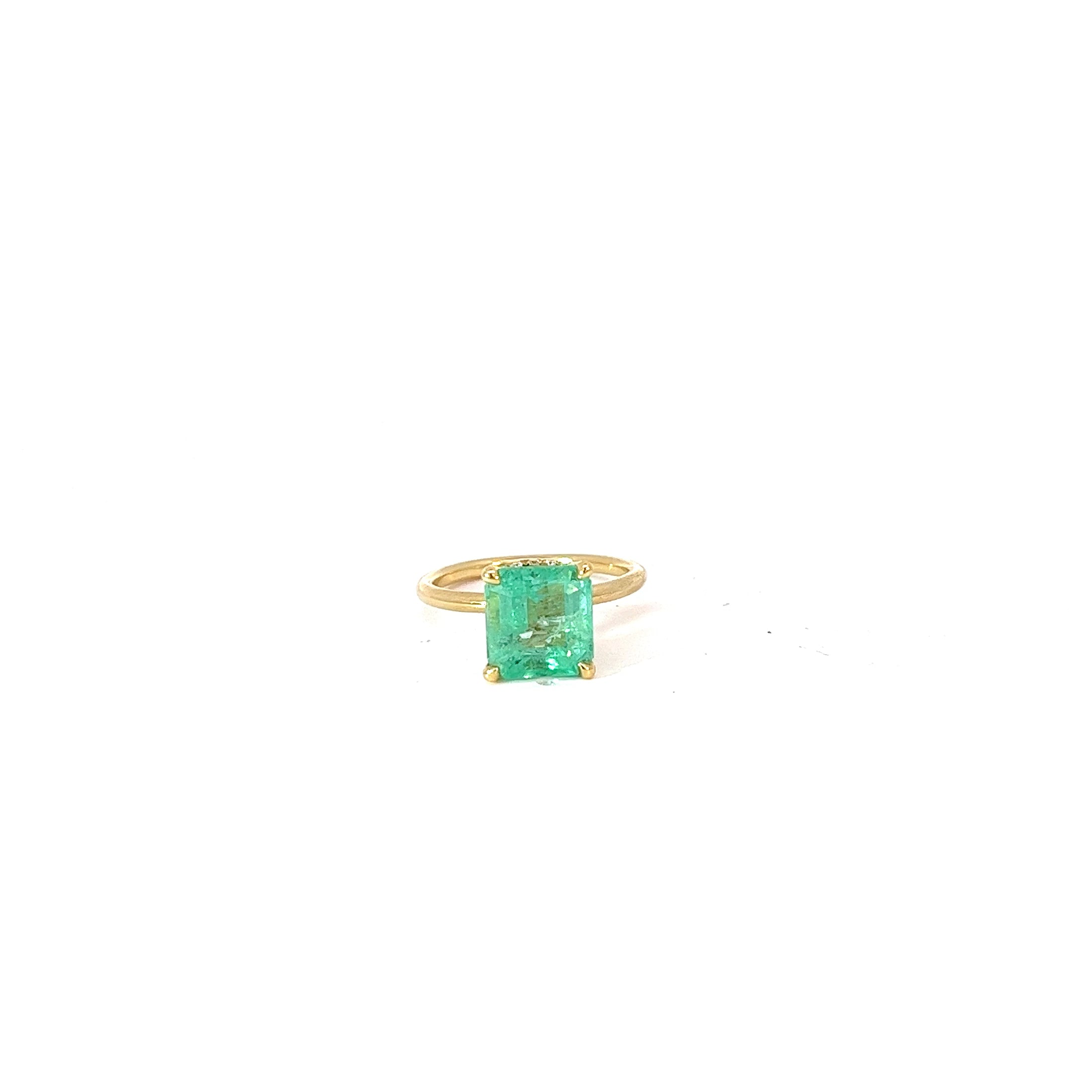 18k Yellow Gold 2.50ct Princess Cut Colombian Emerald and .11ct G SI1 Round Diamond Ring
