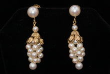 Load image into Gallery viewer, Ladies Vintage 14k yellow Gold Pearl Drop earrings