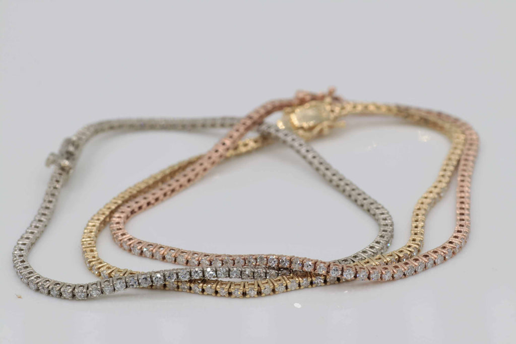 Ladies 14k gold diamond tennis bracelet
