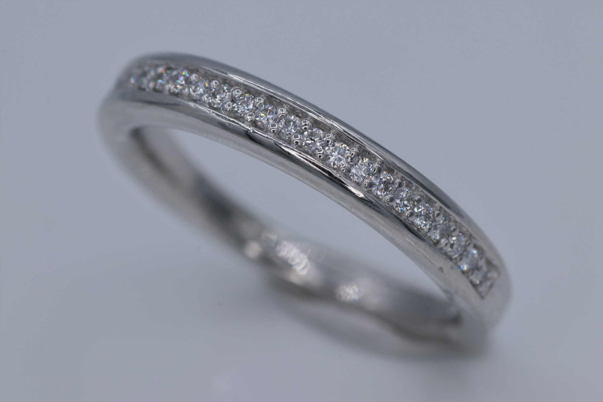 Ladies Platinum Diamond wedding ring
