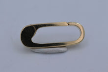 Load image into Gallery viewer, Ladies 14k yellow gold Square Wire push clasp