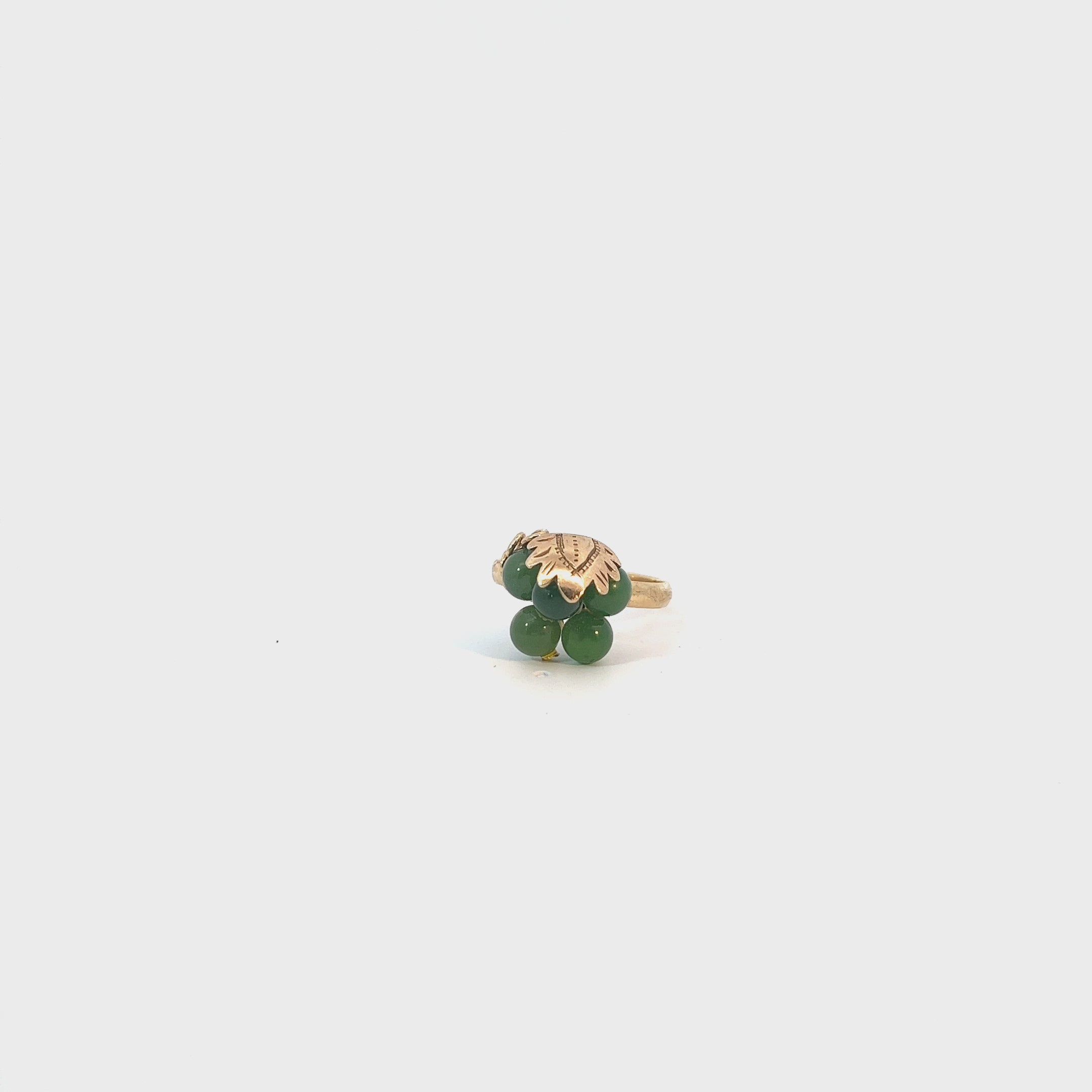 14K YELLOW GOLD GREEN JADE VINTAGE RING