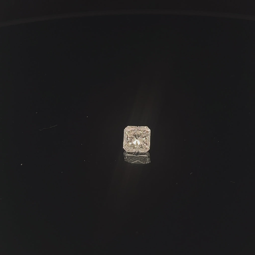 0.98CT CUT-CORNERED SQUARE MODIFIED BRILLIANTJ SI1 GF GIA#5221577282