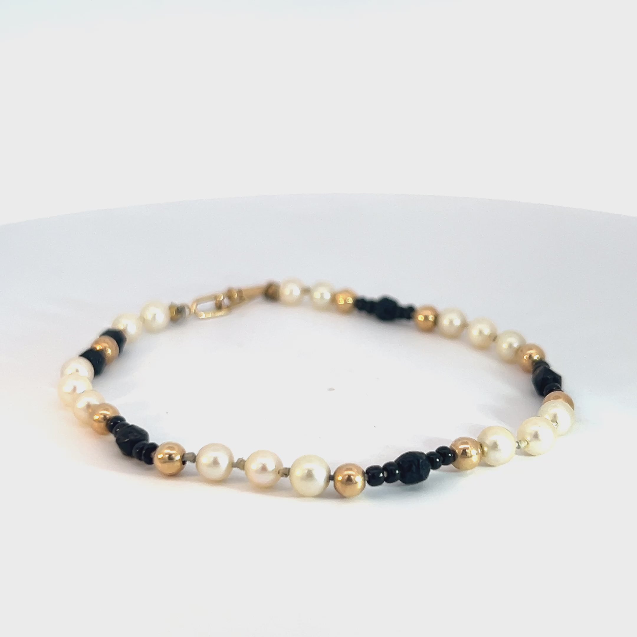 14k Yellow Gold Pearl and Onyx Beaded Bracelet 7 1/2 "inch 4.5mm