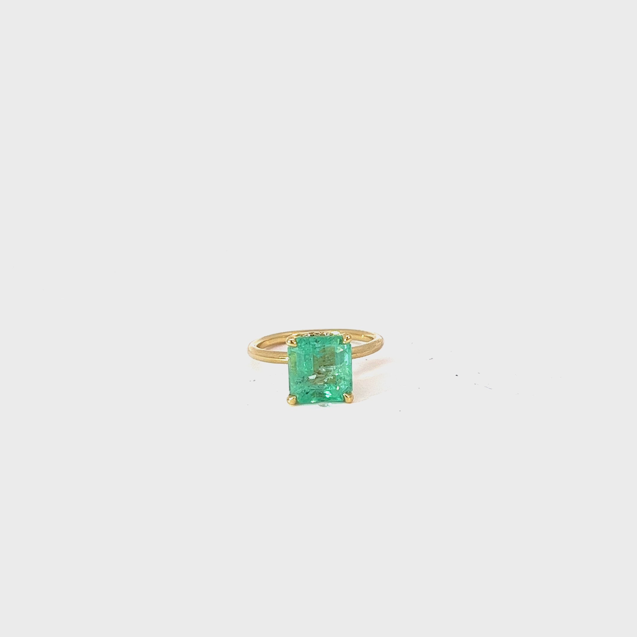 18k Yellow Gold 2.50ct Princess Cut Colombian Emerald and .11ct G SI1 Round Diamond Ring