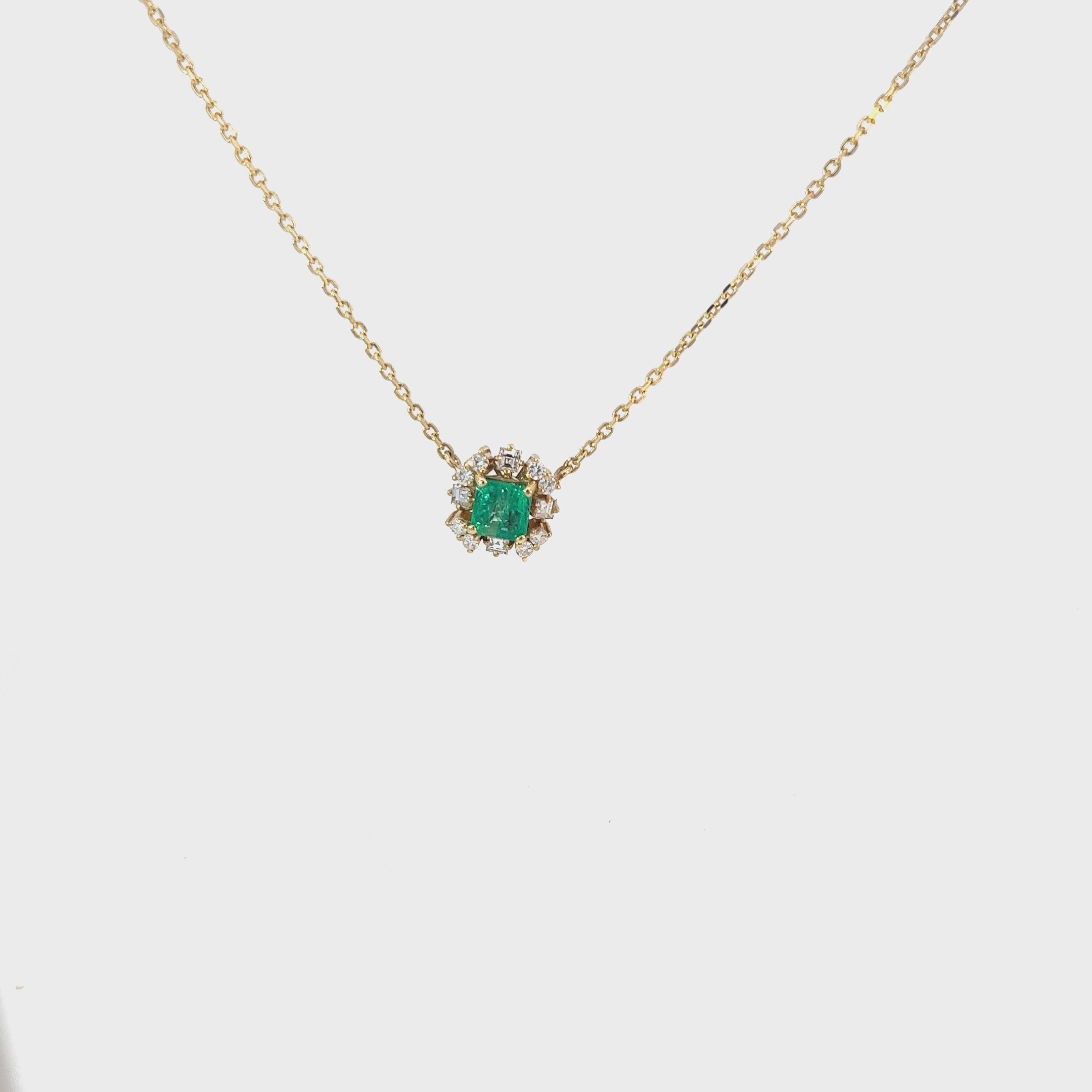 18k Yellow Gold  .75CT COLOMBIAN EMERALD PRINCESS CUT /.20CT PRINCESS CUT AND .20CT ROUND DIAMOND FVS2 PENDANT
