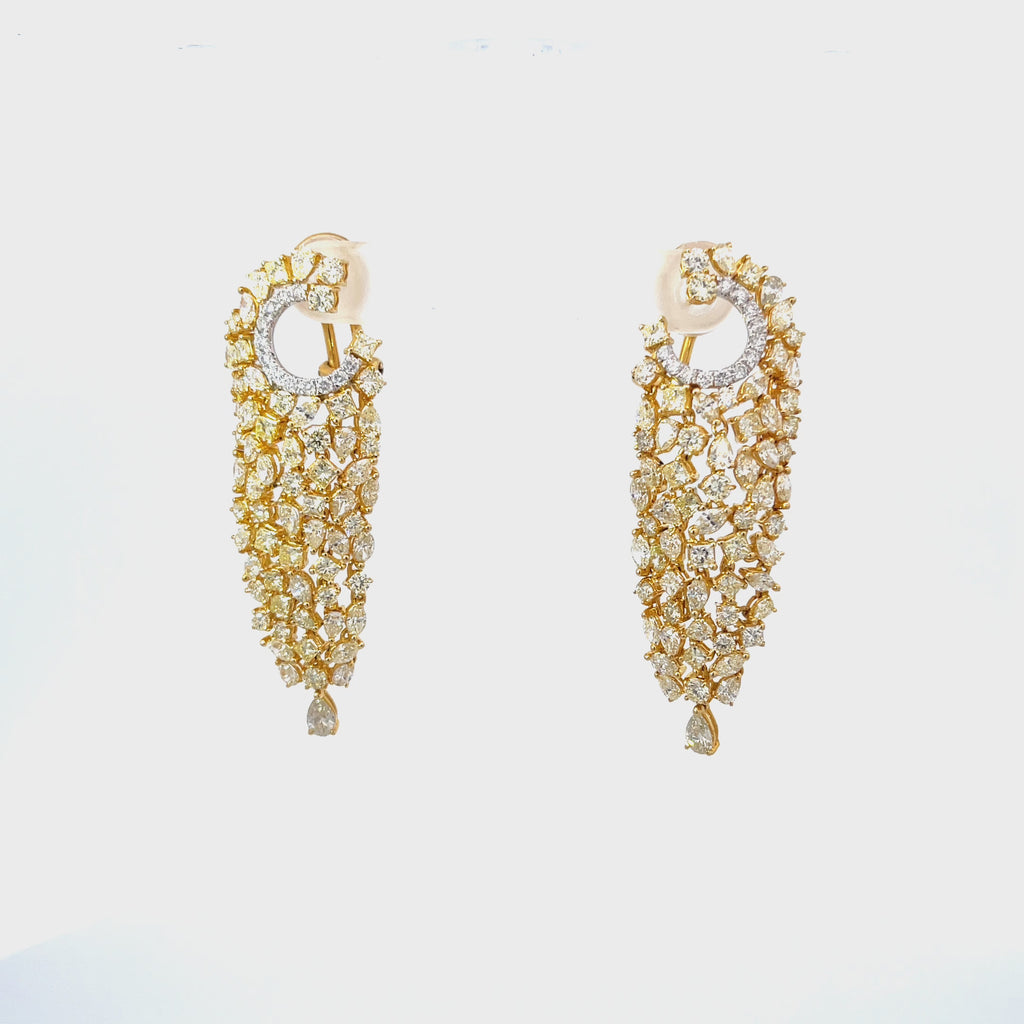 18k Yellow Gold 7.88ct VS2 Pear, Marquise, Princess Cut and Round Total Weight of  Natural fancy light yellow Diamond Chandelier earrings