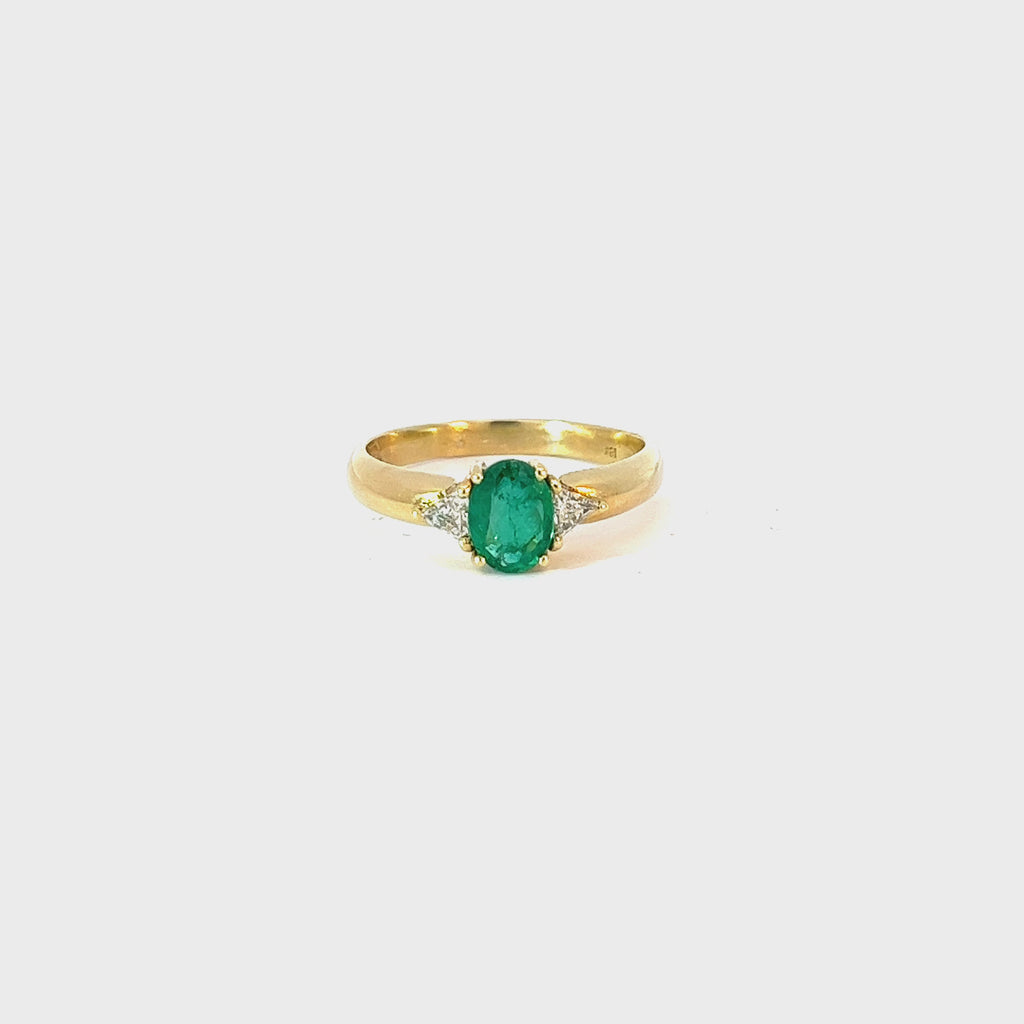 18k Yellow Gold 1.10ct Oval Colombian Emerald AA and  .30ct  F VS2 Trillion Diamond Ring