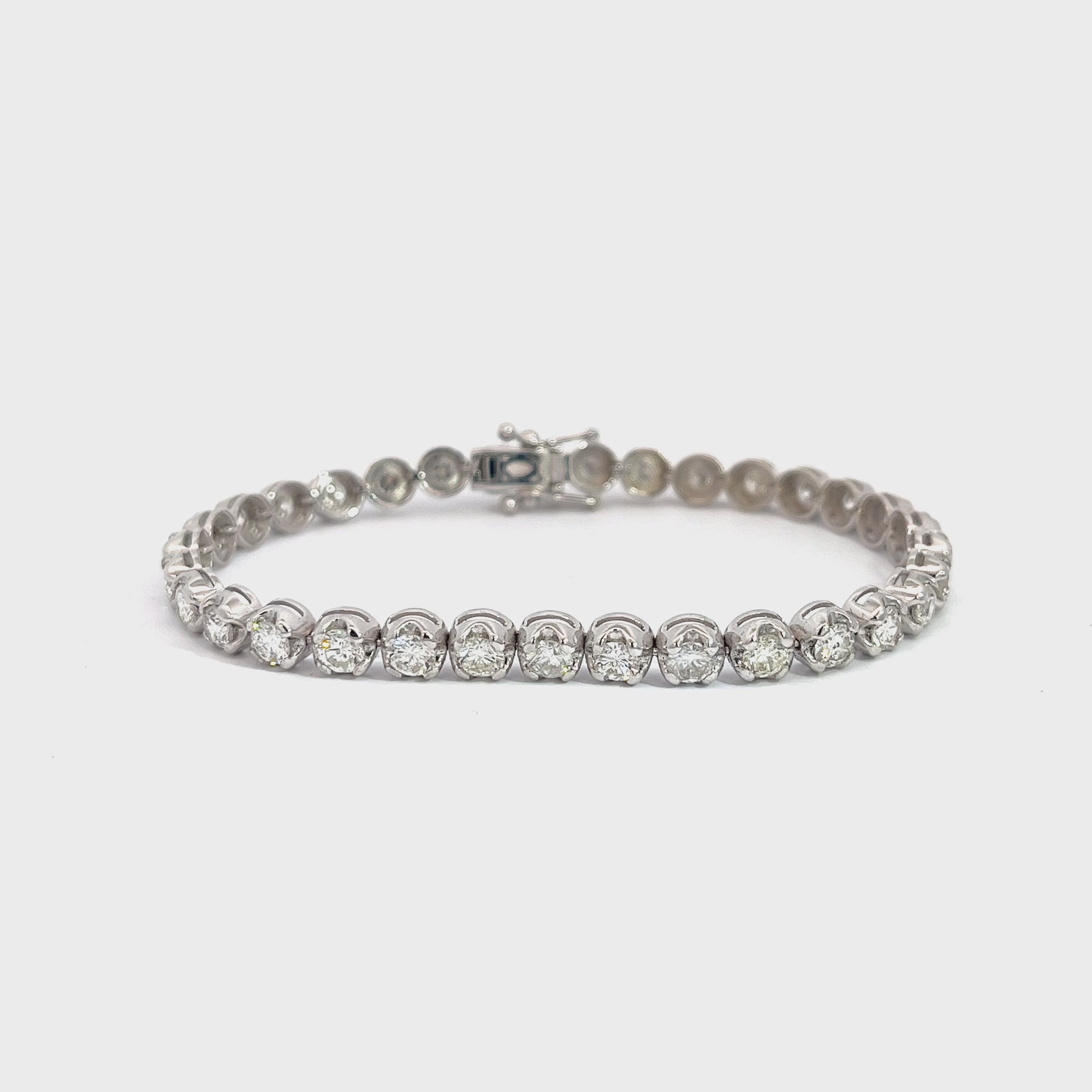 Ladies 18k white gold diamond tennis bracelet