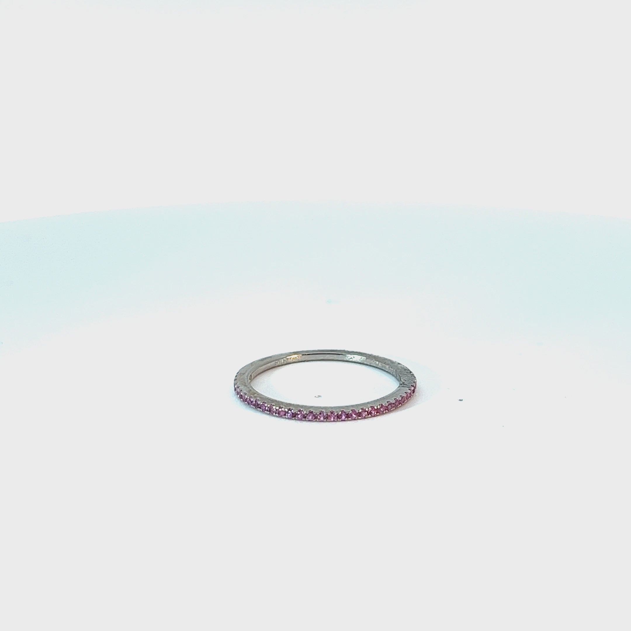 18k white Gold .15ct Round Pink Sapphire Band