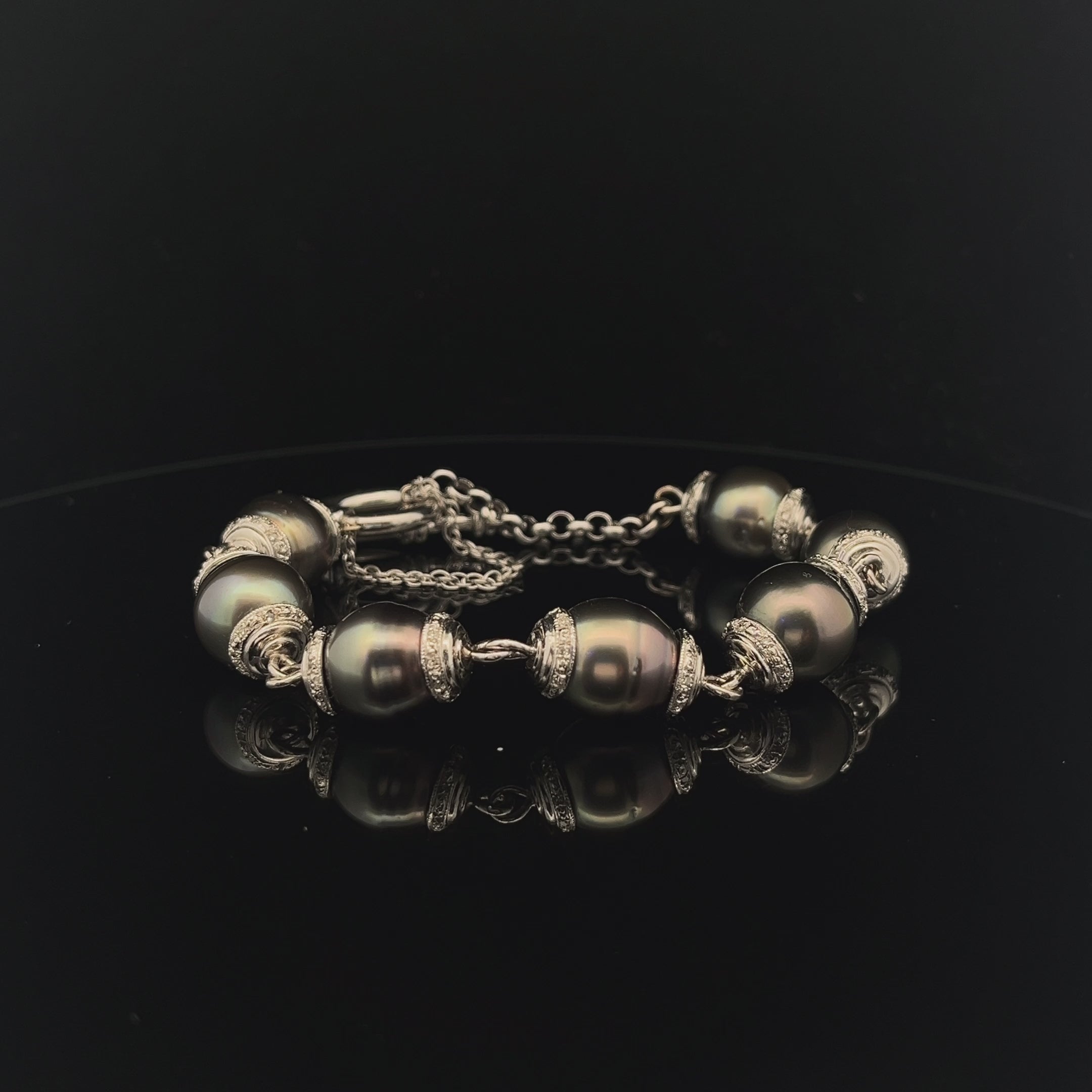 18k White Gold .50ct G VS2 Round Diamond and Tahitian Pearl Bracelet