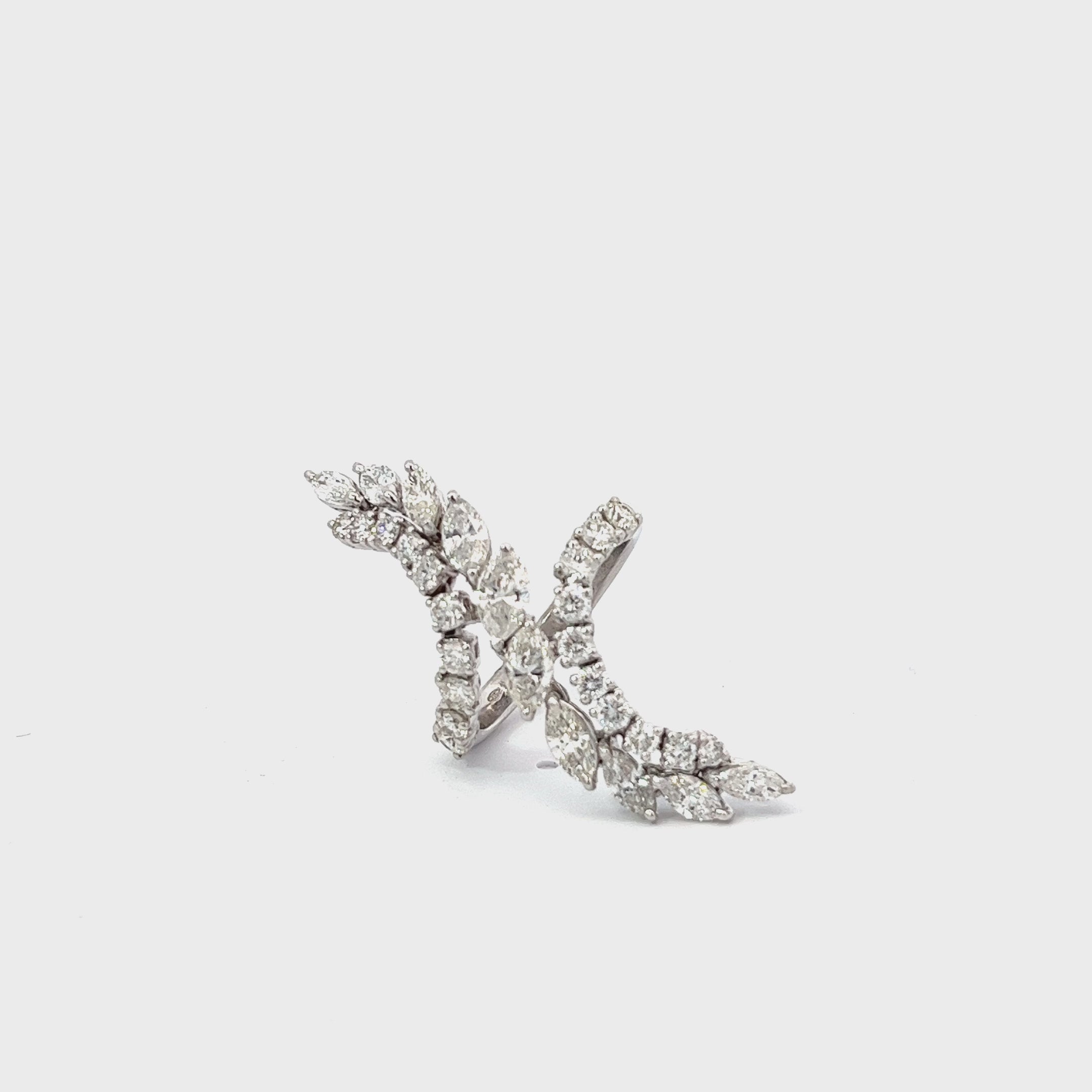 18k White Gold 3.00ct G VS2 Marquise and Round Total Weight of Diamond Fashion Ring