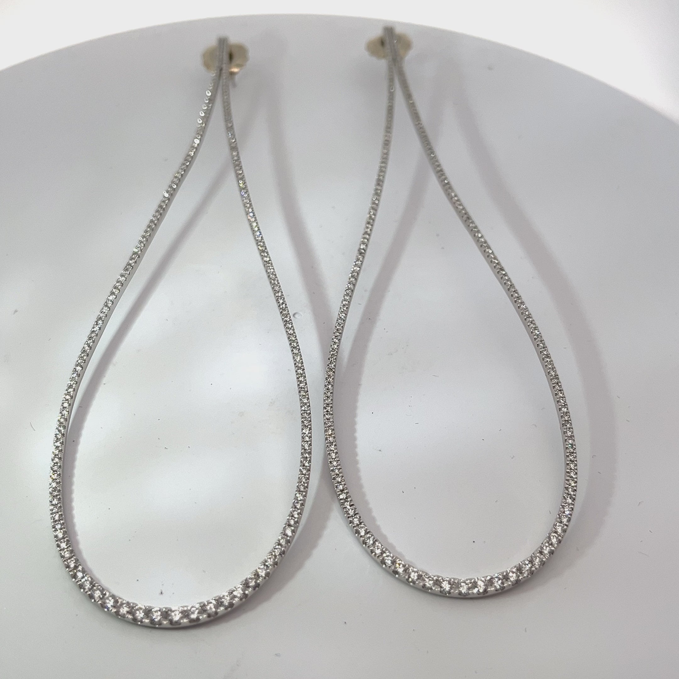 14k White Gold 4.00ct F VS2 Round Diamond Graduated Drop Earrings Vera Wang Love Collect