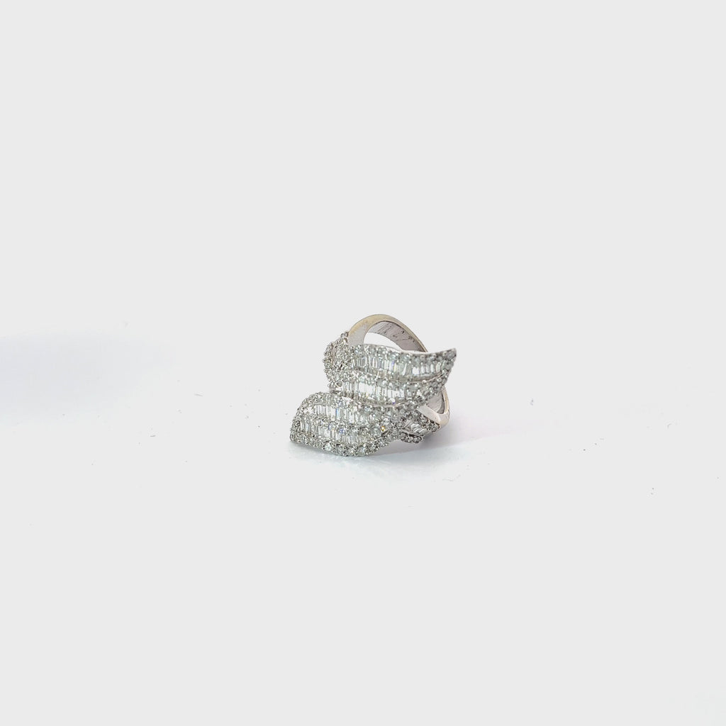 14k white gold 3.00ct H SI1 Baguette and Round diamond fashion ring