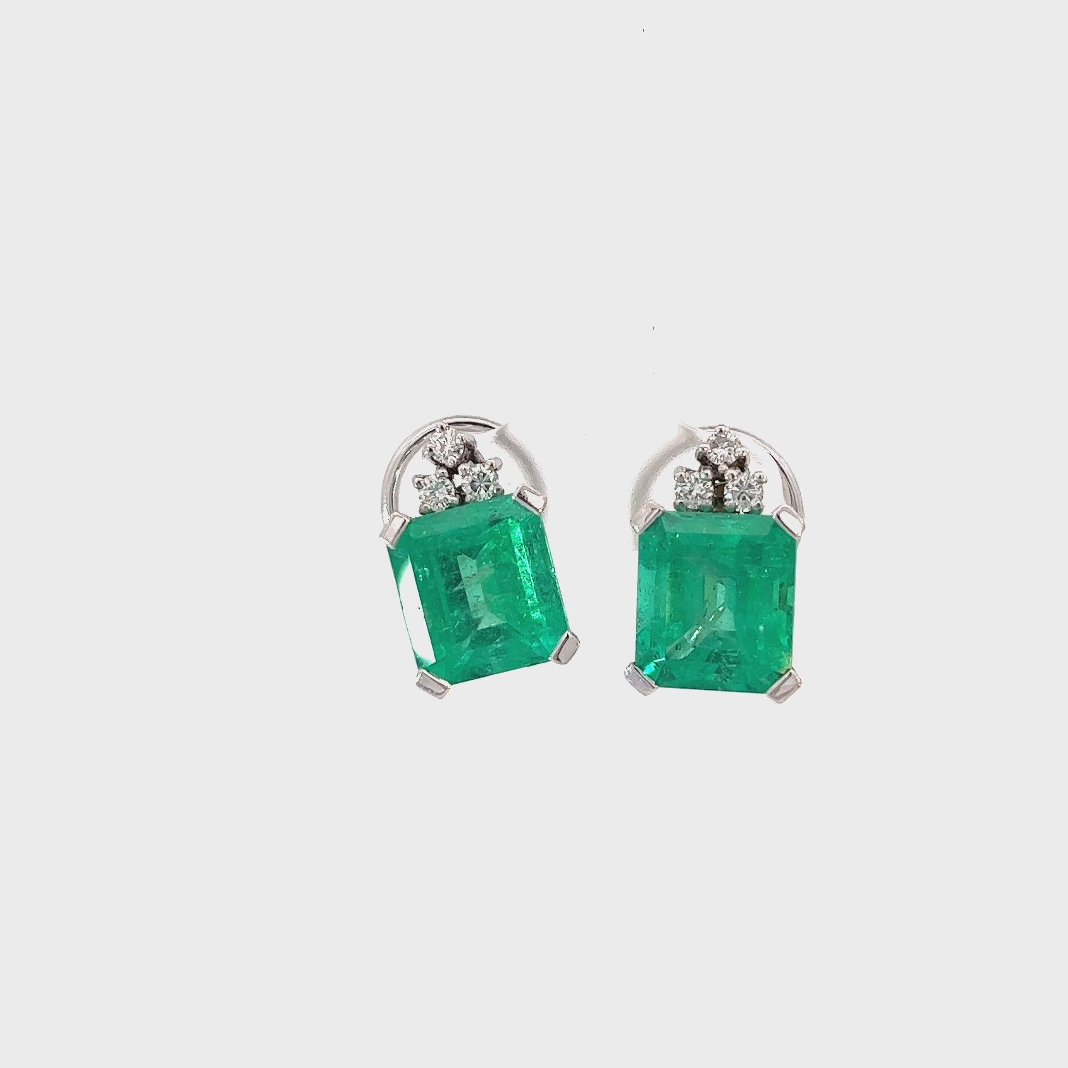 Ladies 18k White Gold Columbian Emerald stud earrings