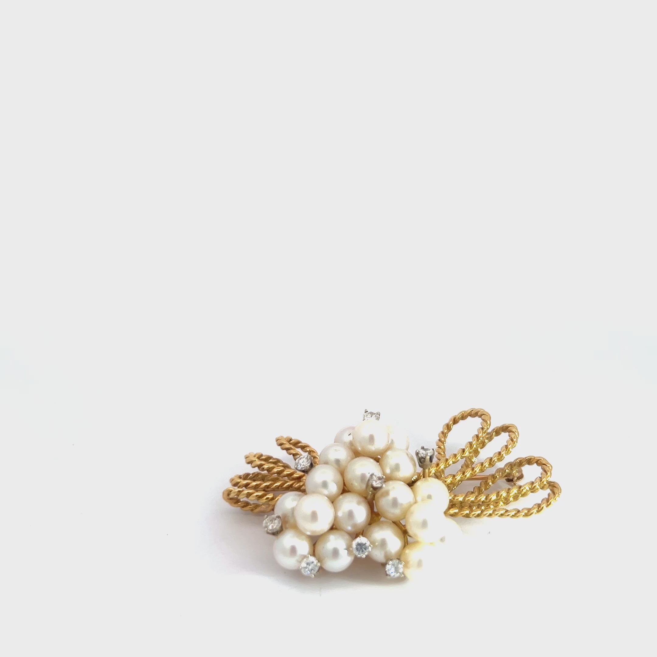 18k Yellow Gold .50ct F VS2 Round Diamond and Vintage French (15) 6mm Floral Pearl Brooch 19.5 Gram