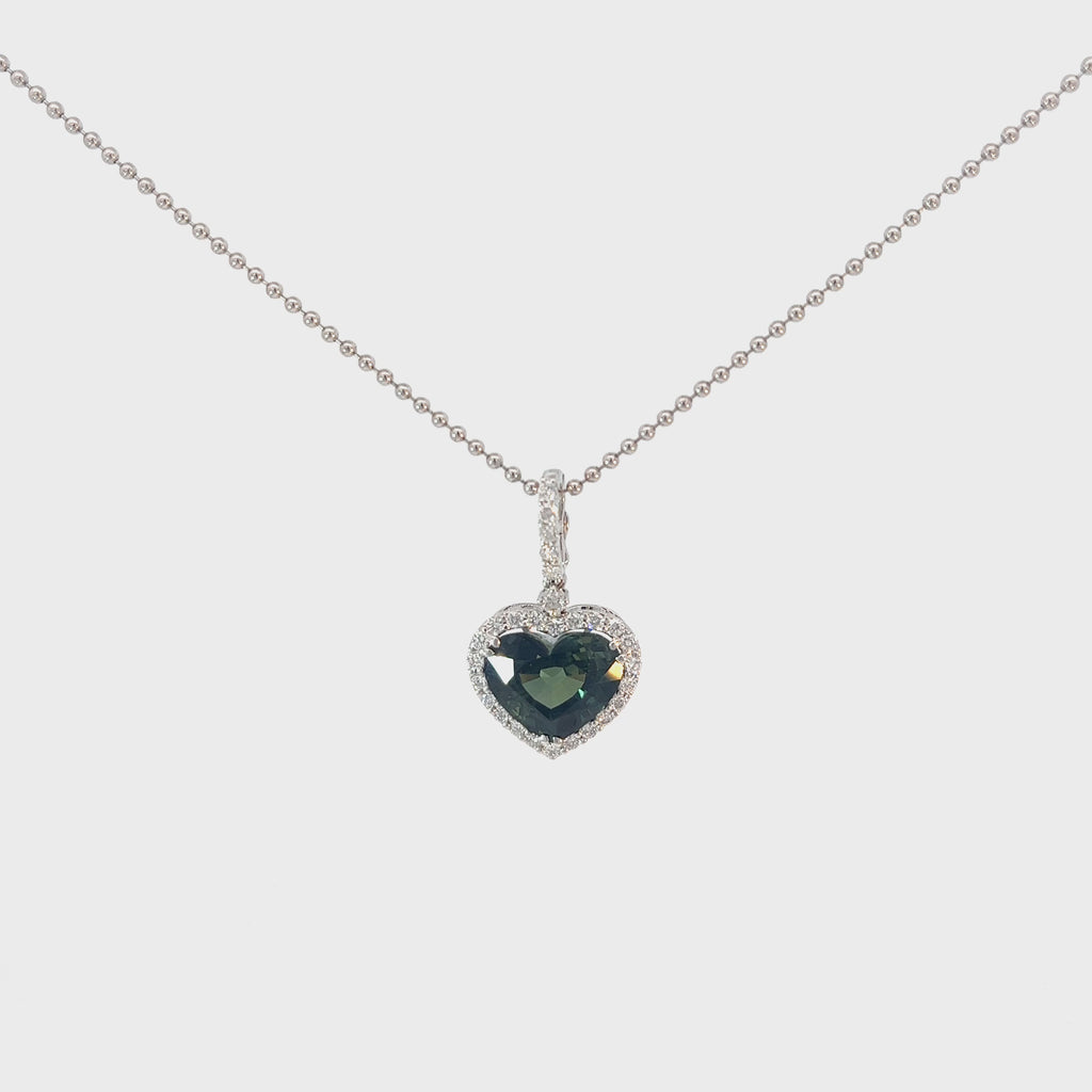 18k White Gold Heart-Shaped 7.89ct Green and Blue Sapphire .50ct F VS2 Diamond Necklace Certified By GIA #5231086105