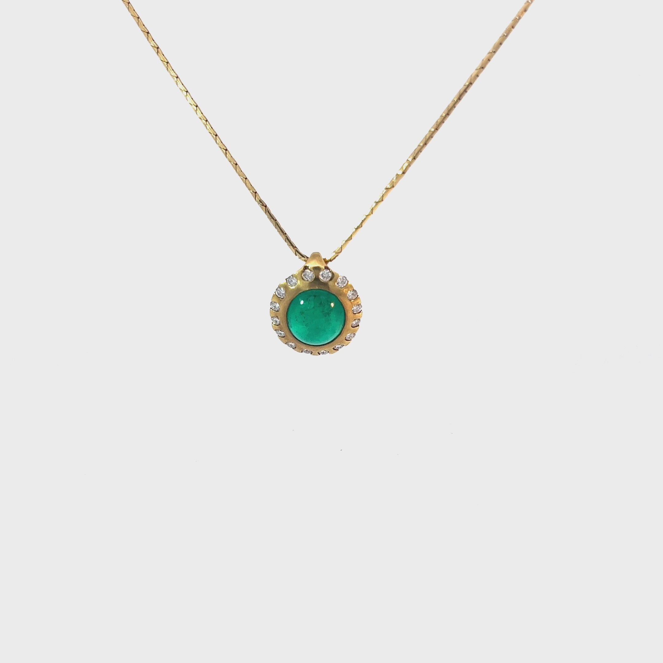 18k Yellow Gold 3.20ct Cabochon Cut Emerald / .40ct F VS2 Round Diamond Necklace