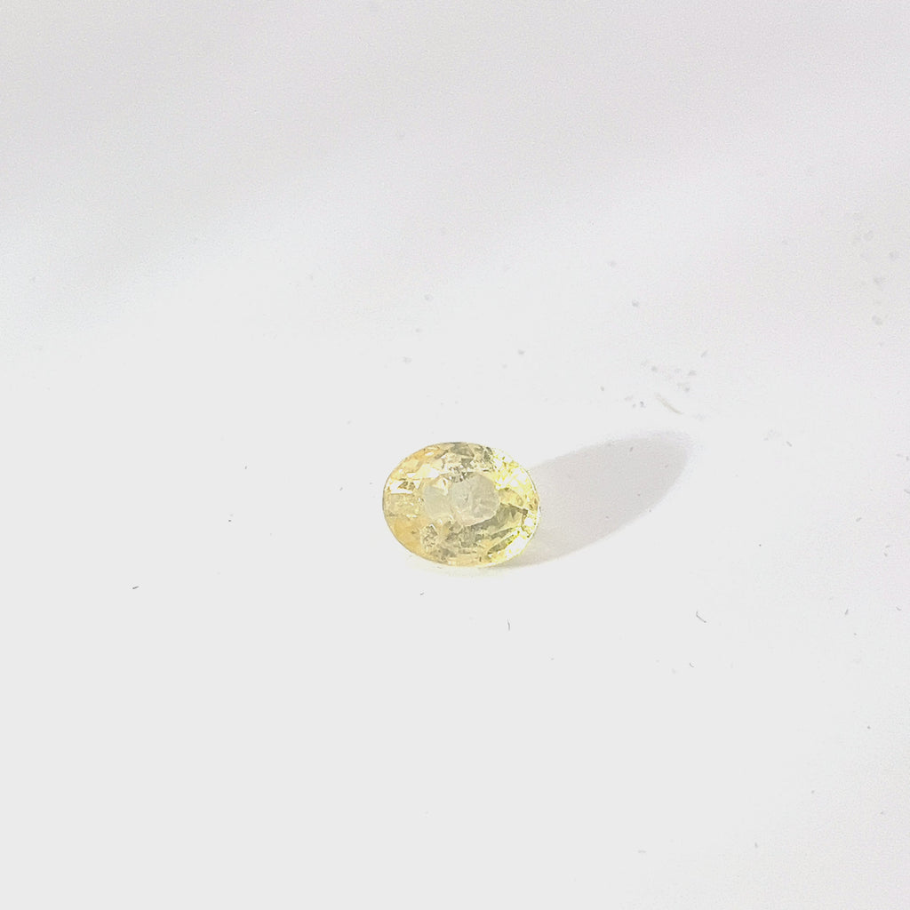 5.43CT YELLOW NATURAL SAPPHIRE TRANPARENT OVAL GIA