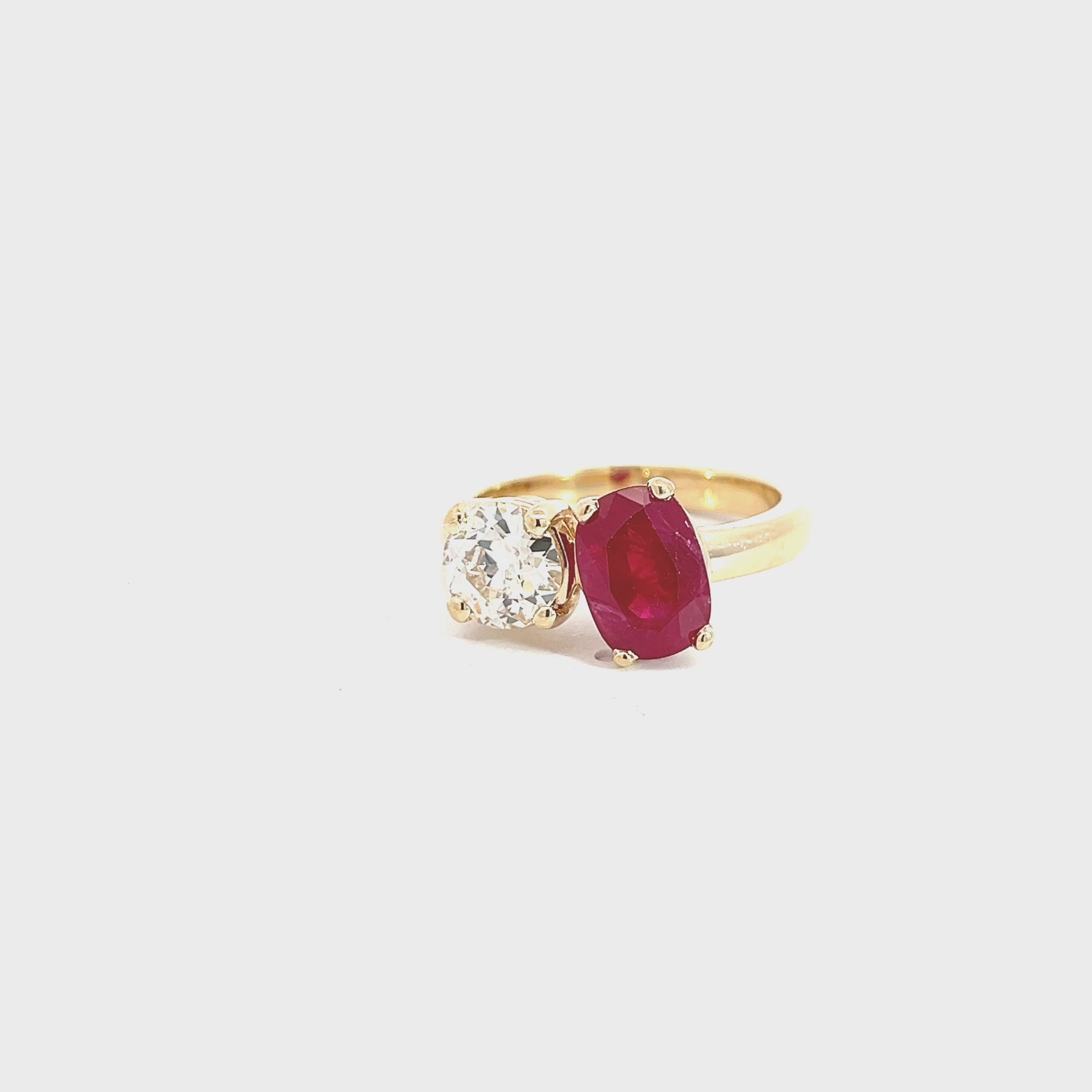 14K YELLOW GOLD 1.05ct OLD MINE CUT I VS2 /2.27CT RUBY OVAL THAILAND HEATED RING