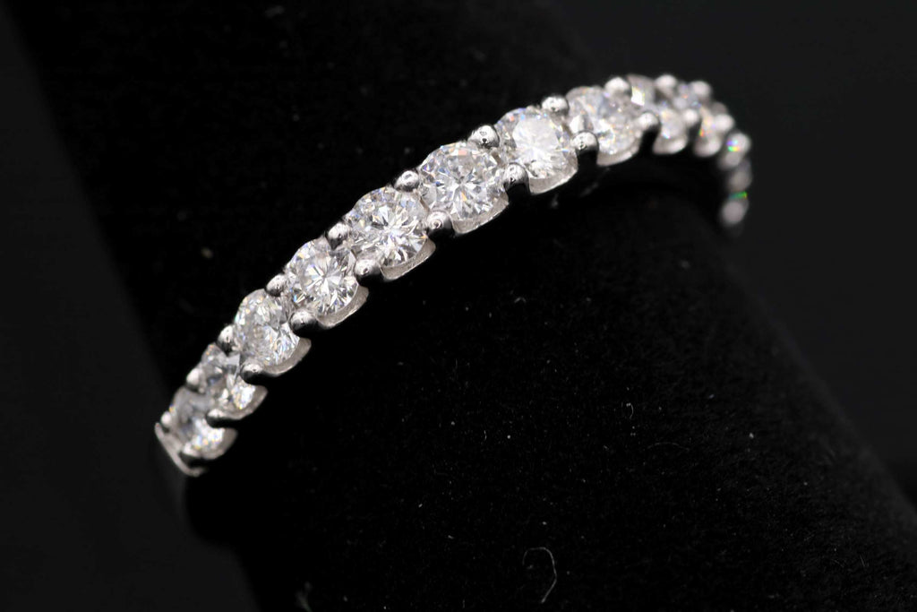 Ladies 14k white gold Diamond Ring