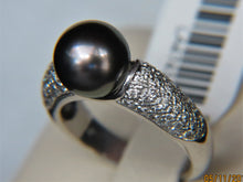 Load image into Gallery viewer, Ladies 18k White Gold DIamond and tahitian pearl ring