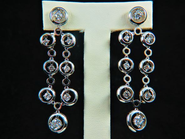 Ladies 18k White Gold Diamond Chandelier Earrings