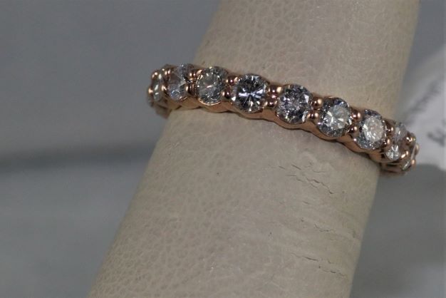 Ladies 14k Rose Gold Diamond Eternity Band ring