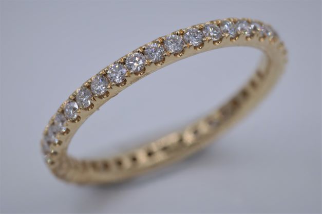 Ladies 18k yellow gold Diamond eternity ring